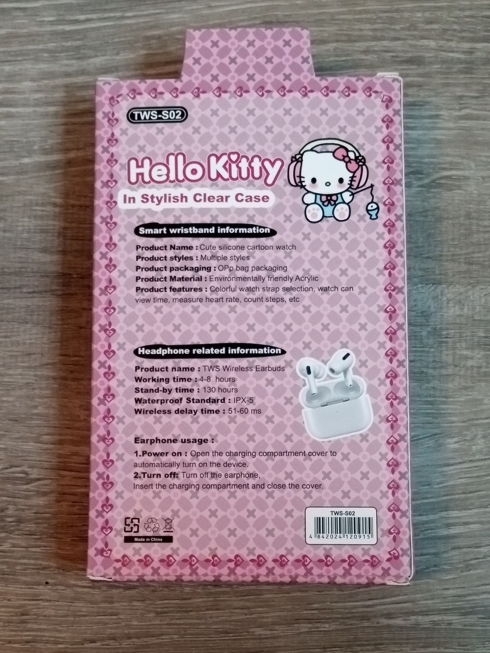 Hello Kitty Pink Earbuds, Charging Case & Matching Smartwatch Strap - Picture 2 of 4